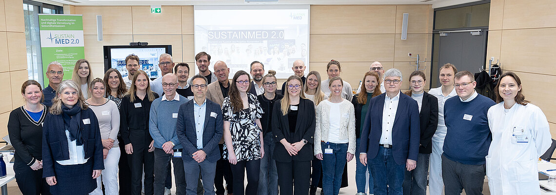 Projektpartner zusammen mit dem Projektträger Karlsruhe (PTKA) und Vertretern des Ministeriums für Umwelt, Klima und Energiewirtschaft Baden-Württemberg